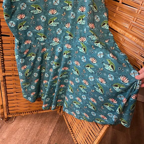 Princess Awesome Frog Pond Dress 32-34 Teal Lotus Frog Print Pockets plus size - Picture 4 of 9